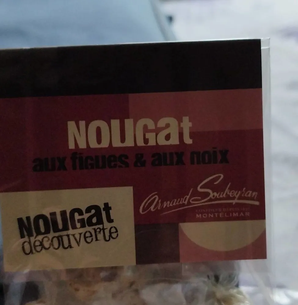 Nougat aux figues et aux noix