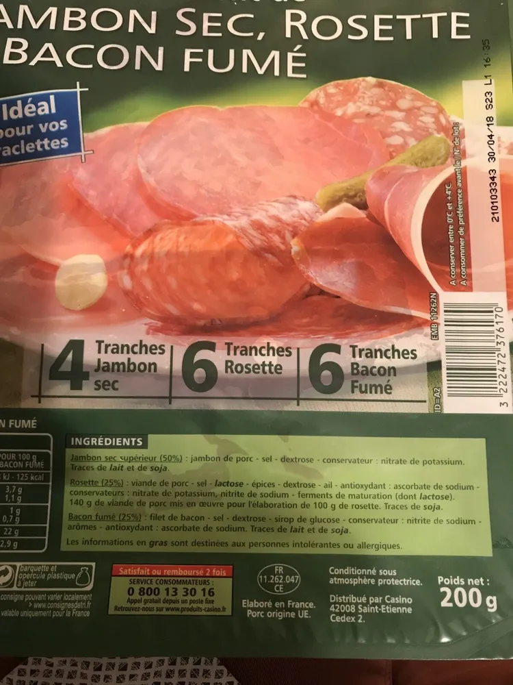 Assortiment de jambon sec, rosette et bacon fume