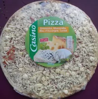Pizza emmental, mozzarella, bleu d'Auvergne, cantal