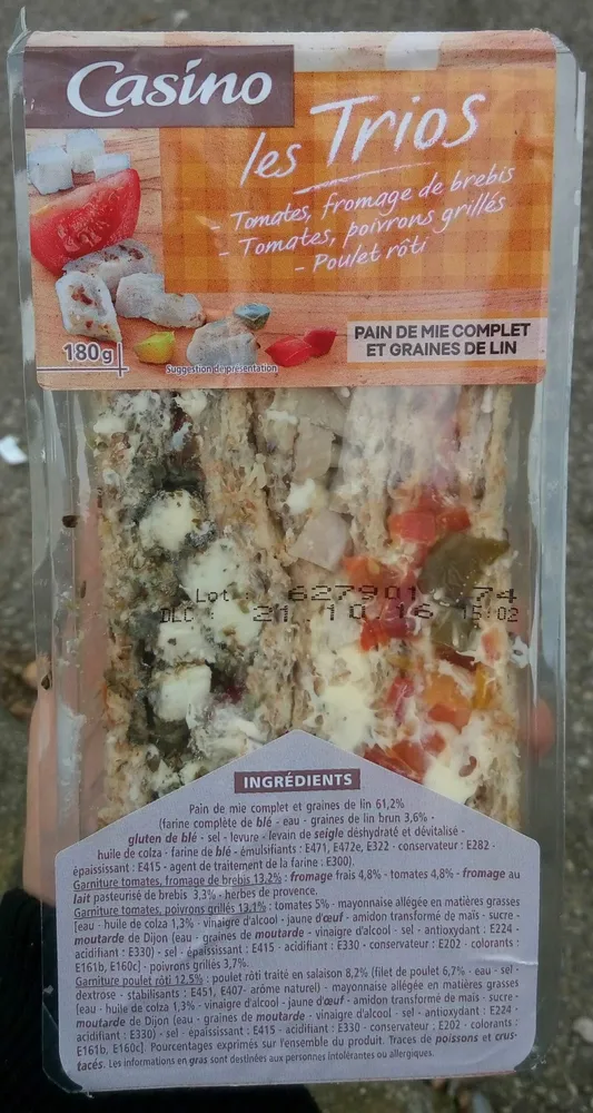 les Trios: tomates, fromage de brebis - tomates, poivrons grillés - poulet rôti // pain de mie complet et graines de lin