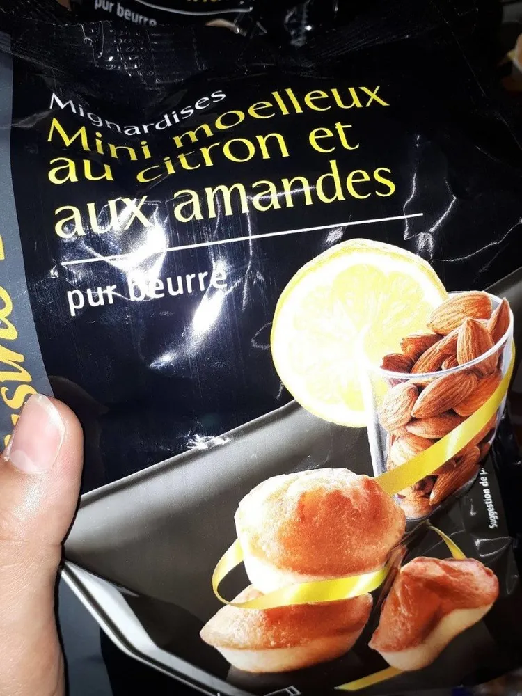 Mini moelleux au citron et aux amandes