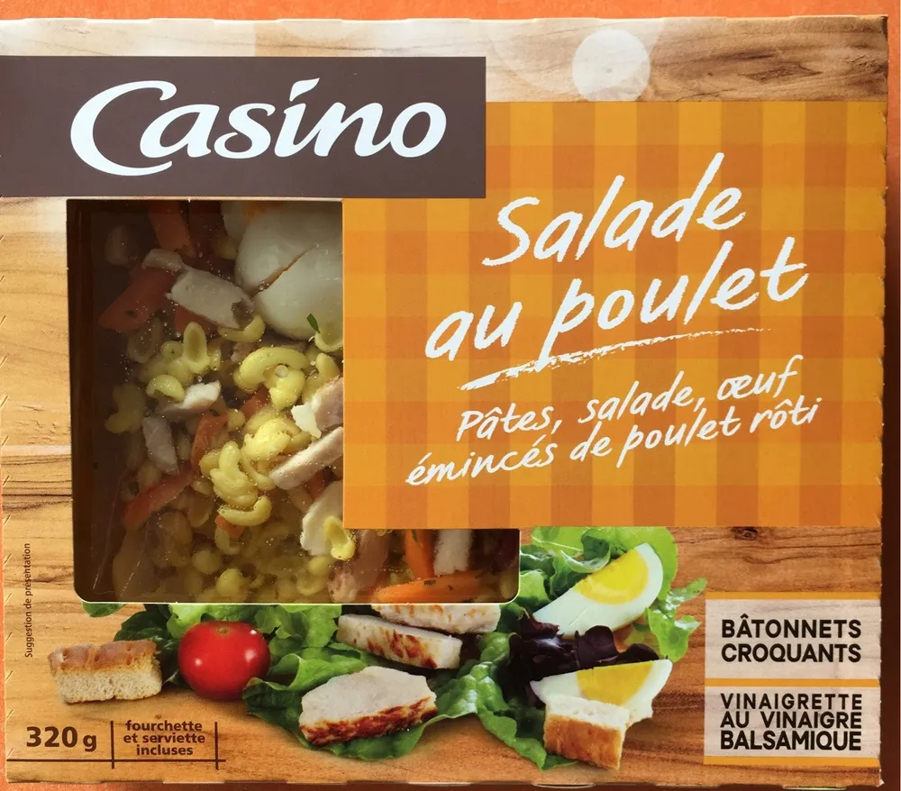 Salade au poulet : pâtes, salade, œuf,émincés de poulet rôti