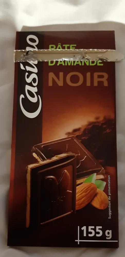 Chocolat noir fourré pâte d'amande