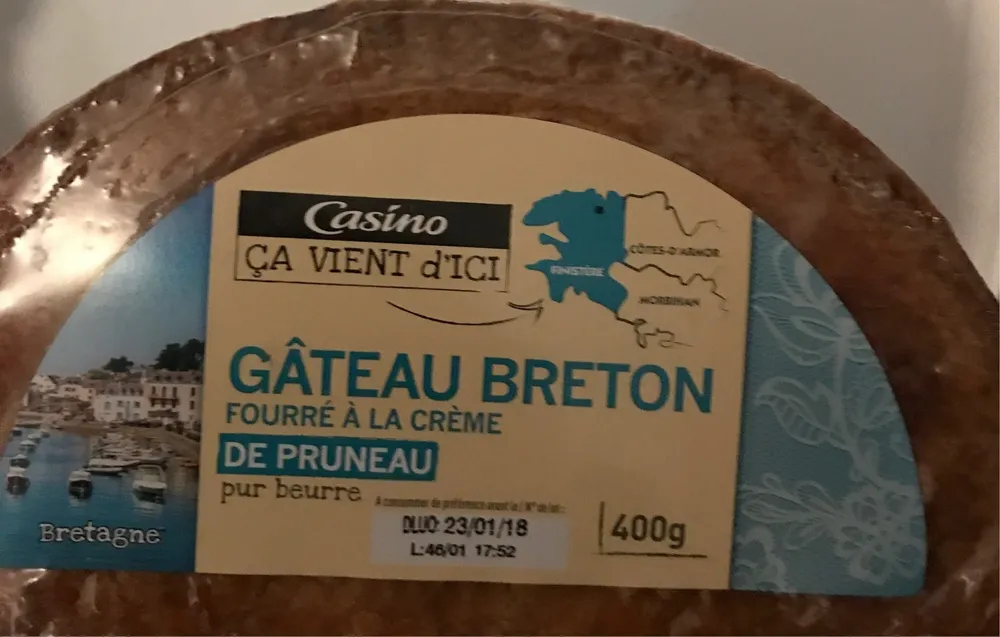 Gâteau breton fourré à la crème de pruneaux pur beurre