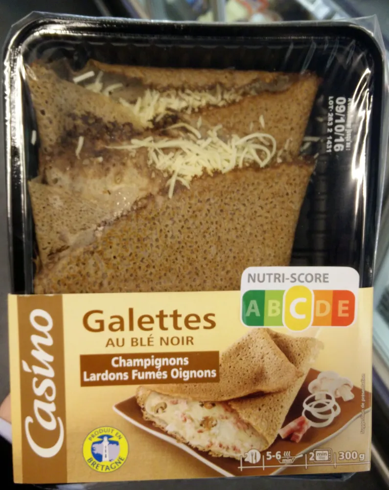 Galettes au blé noir champignons lardons fumés oignons