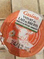 Yaourt au lait de brebis sur lit de pêche-abricot