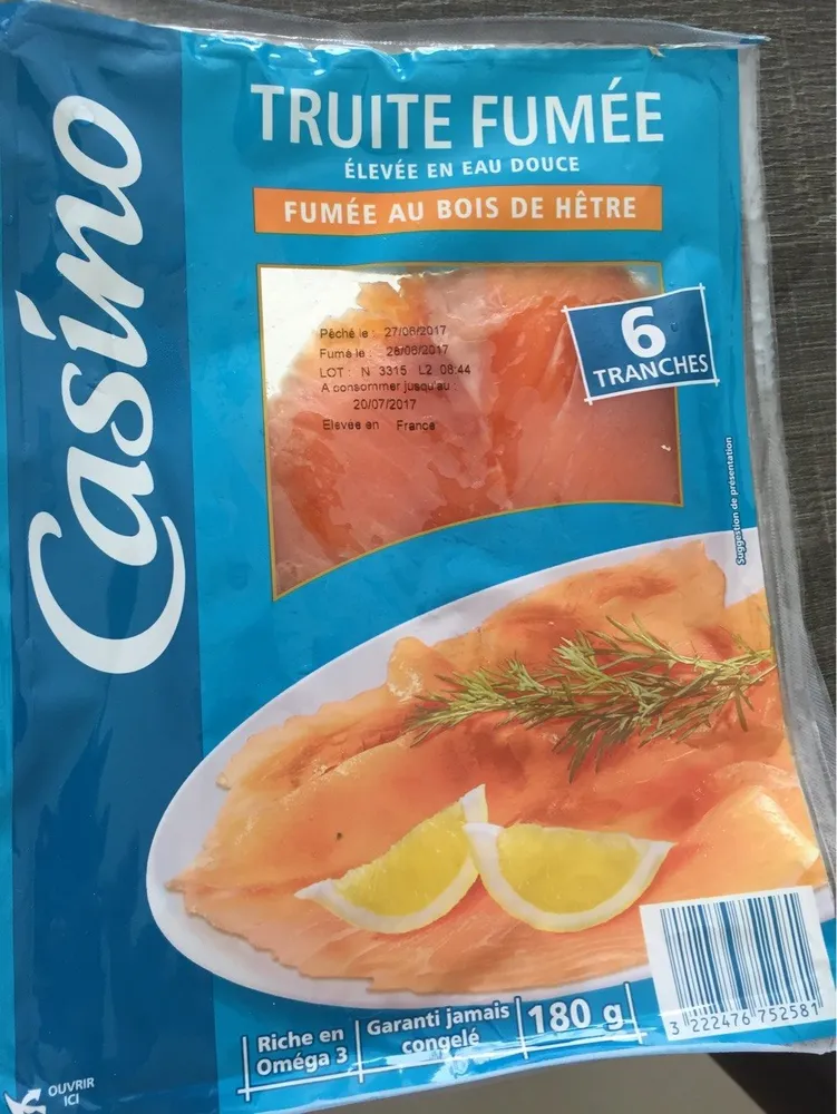 Truite fumée élevée en eau douce Fumée au bois de hêtre.