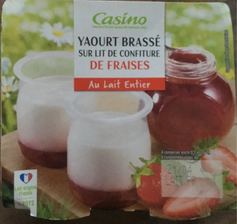 Yaourt brassé sur lit de confiture de fraises - Au lait entier