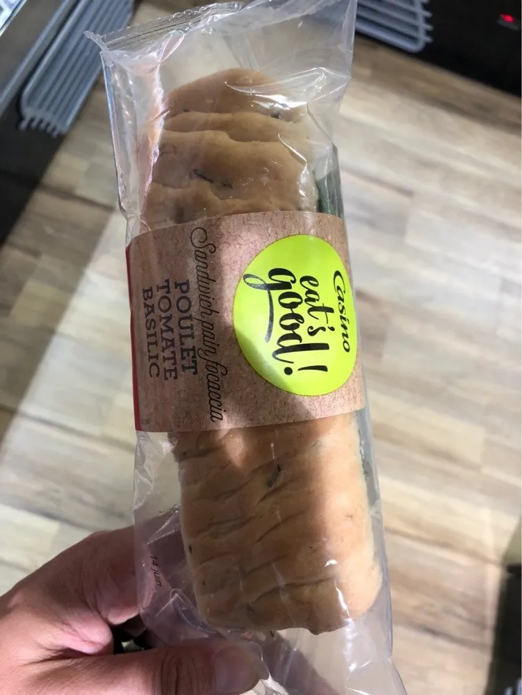 Sandwitch poulet tomate basilic
