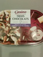 Trois chocolats - sauce chocolat au lait & copeaux de chocolats noir, lait, blanc