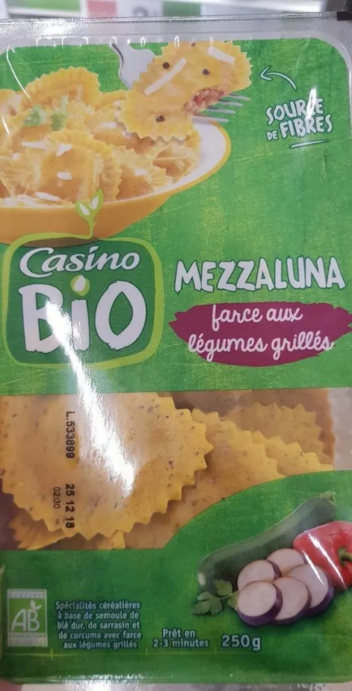 Mezzaluna farce aux légumes grillés BIO - Sépcialités céréalières à base de semoule de blé dur, de sarrasin et de curcuma avec farce aux légumes grillés