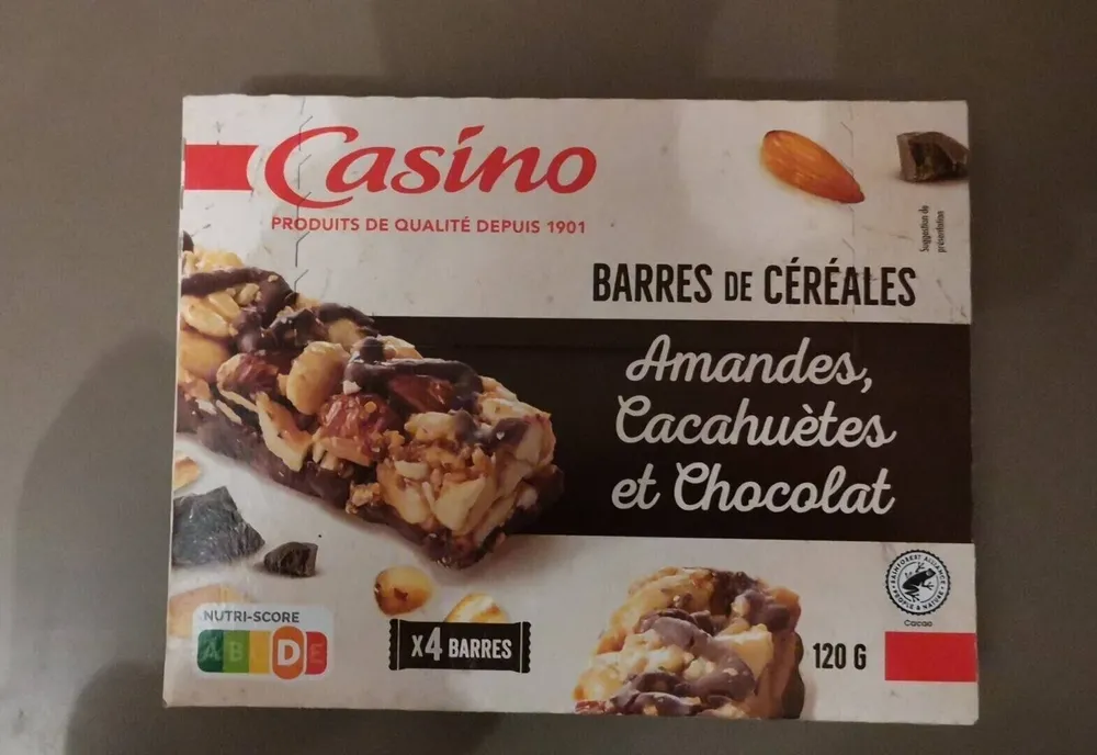 Barres de céréales amandes cacahuètes et chocolat et au sel