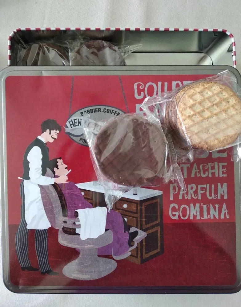 Biscuit nappé de chocolat noir