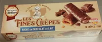Les fines crêpes riche en chocolat au lait