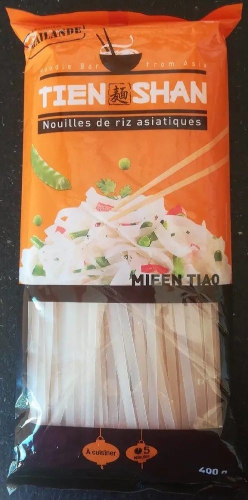 Nouilles de riz asiatique