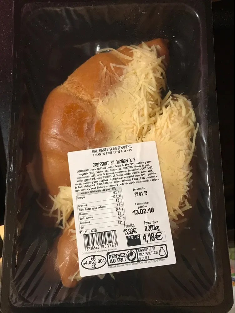 croissant au jambon
