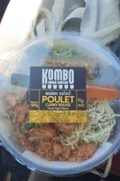 Asian salad poulet curry rouge sauce aigre douce