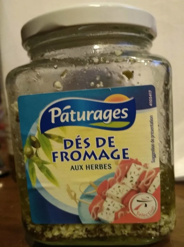 Dés de fromage aux herbes