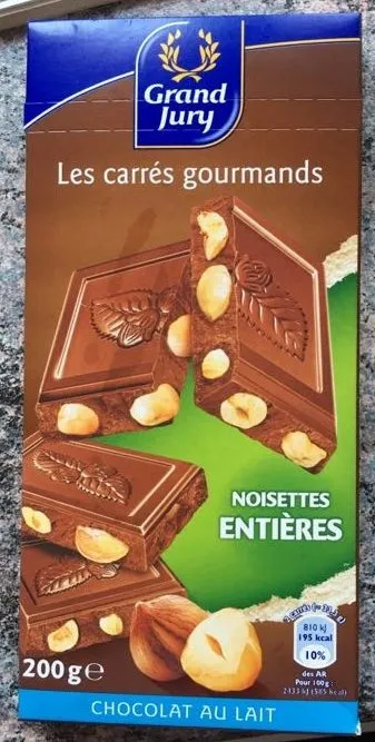 Les carrés gourmands noisettes entières chocolat au lait