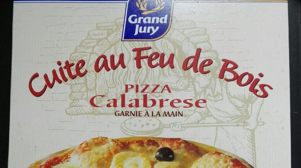 Pizza Calabrese cuite au feu de bois