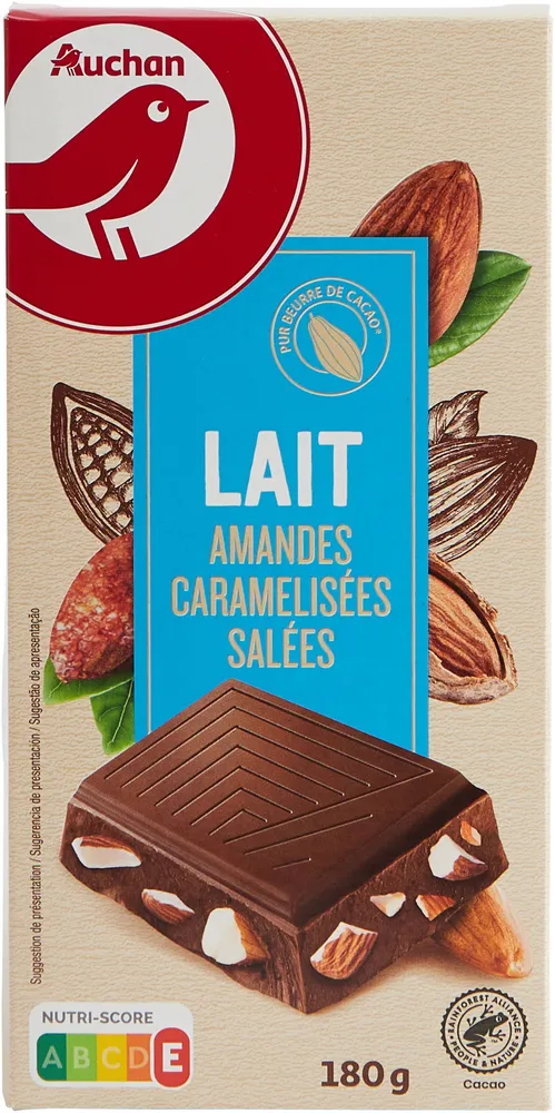 Chocolat au lait aux éclats d'amandes hachées caramélisées salées