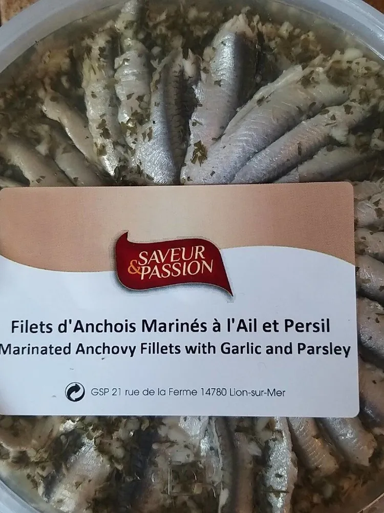 Filets d'anchois  marinés à l'ail et persil