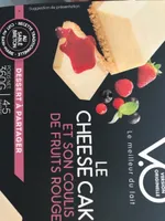 Le cheese cake et son coulis de fruits rouges