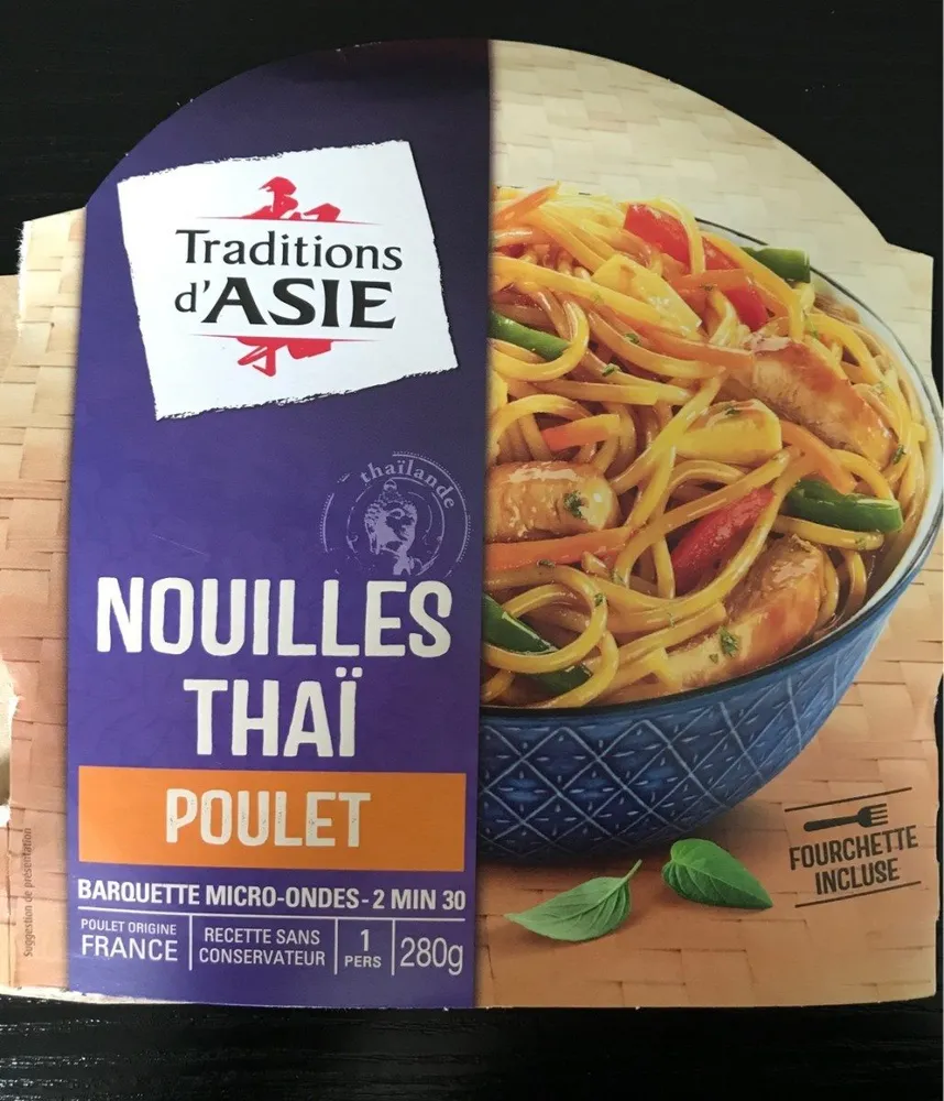 Nouilles thaï au poulet avec sauce soja caramélisée