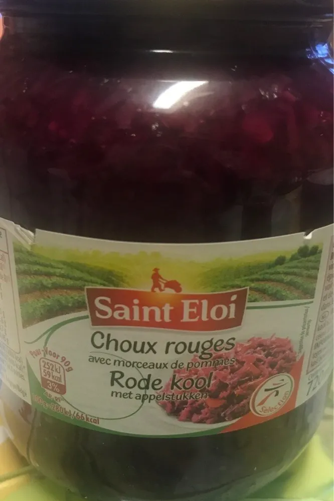 Choux rouges avec morceaux de pommes