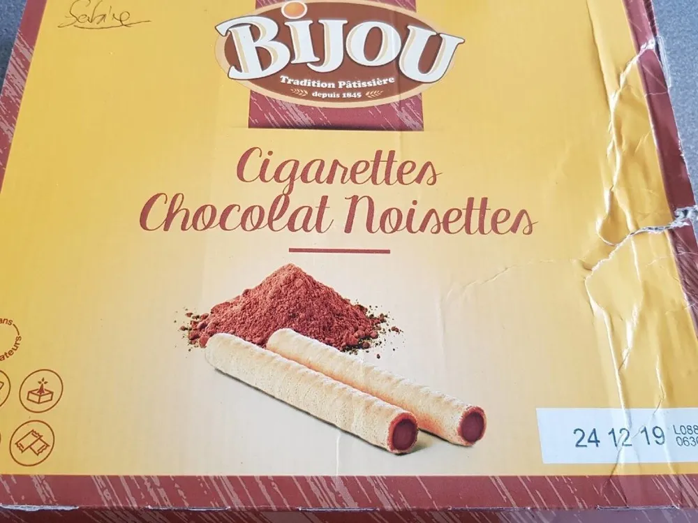 Cigarettes chocolat noisettes bijou
