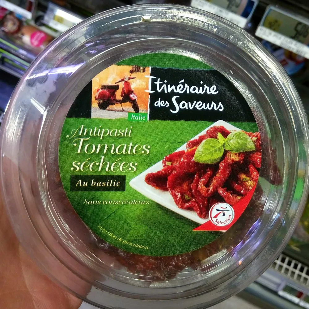 Antipasti tomates séchées au basilic