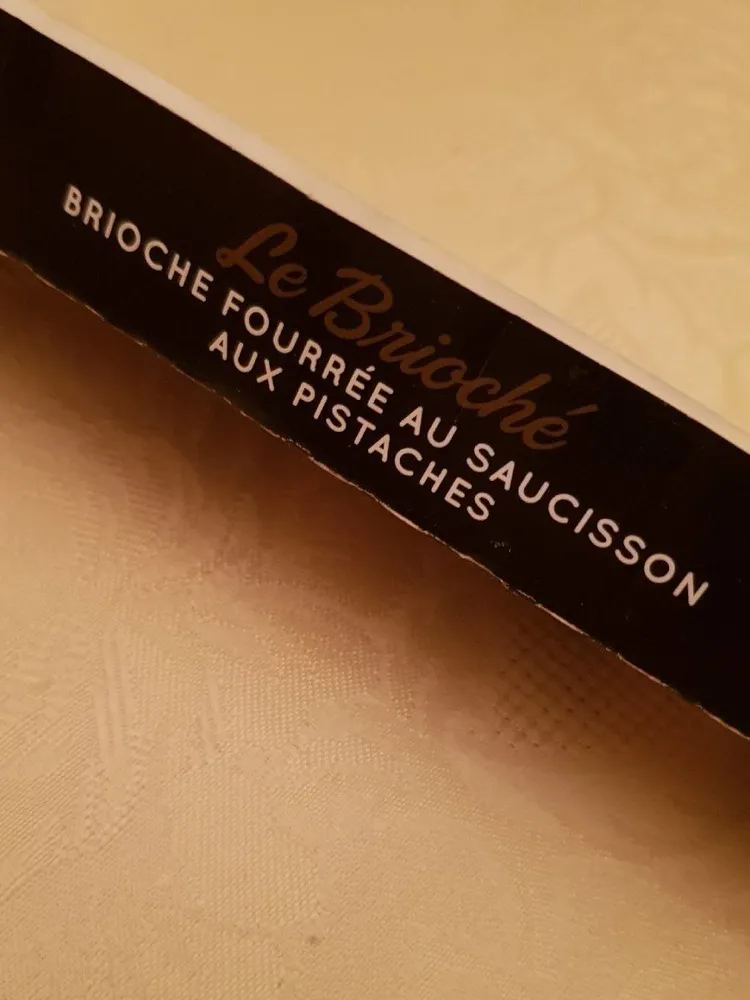 Brioche fourré au saucisson