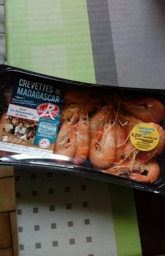 Crevettes entières cuites refrigerees