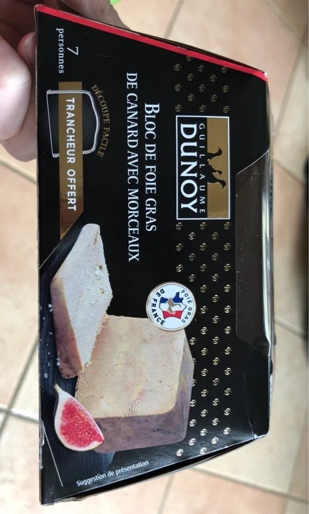 Bloc de foie gras de canard avec morceaux