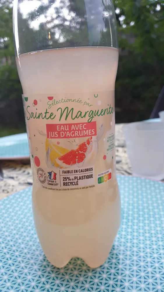 Eau avec jus d’agrumes
