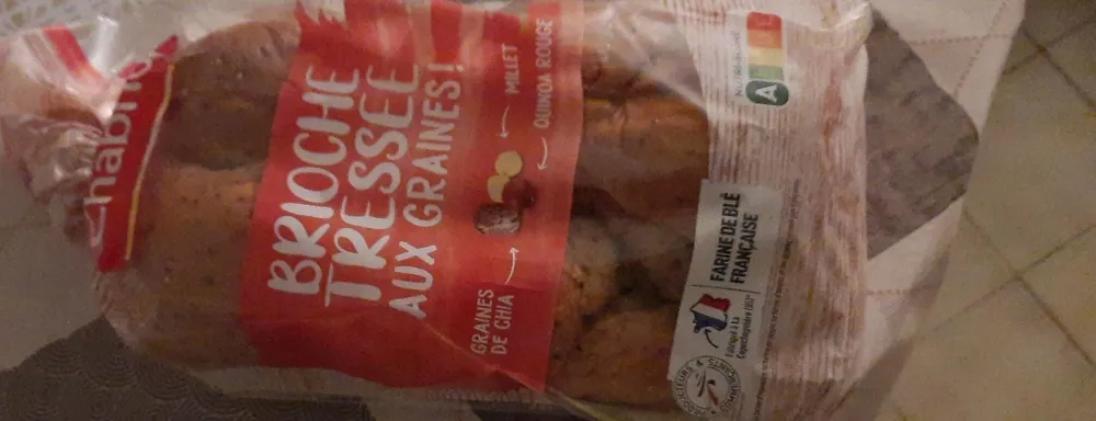Brioche tressée aux graines
