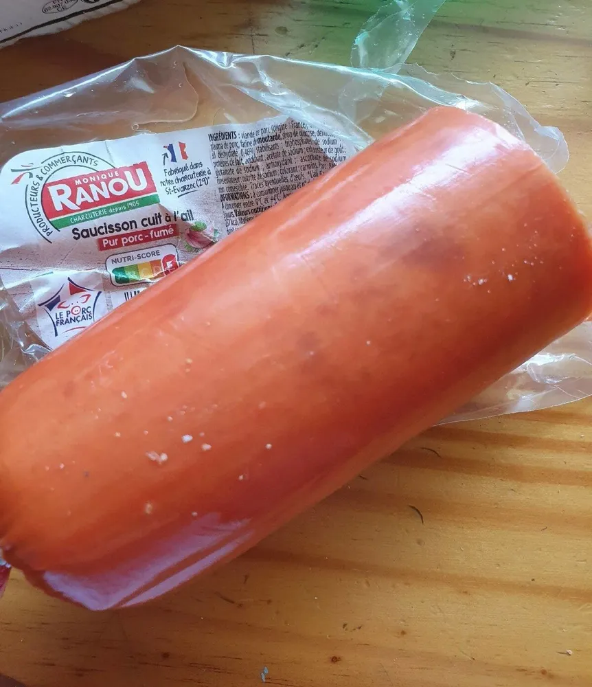 Saucisson cuit a l'ail