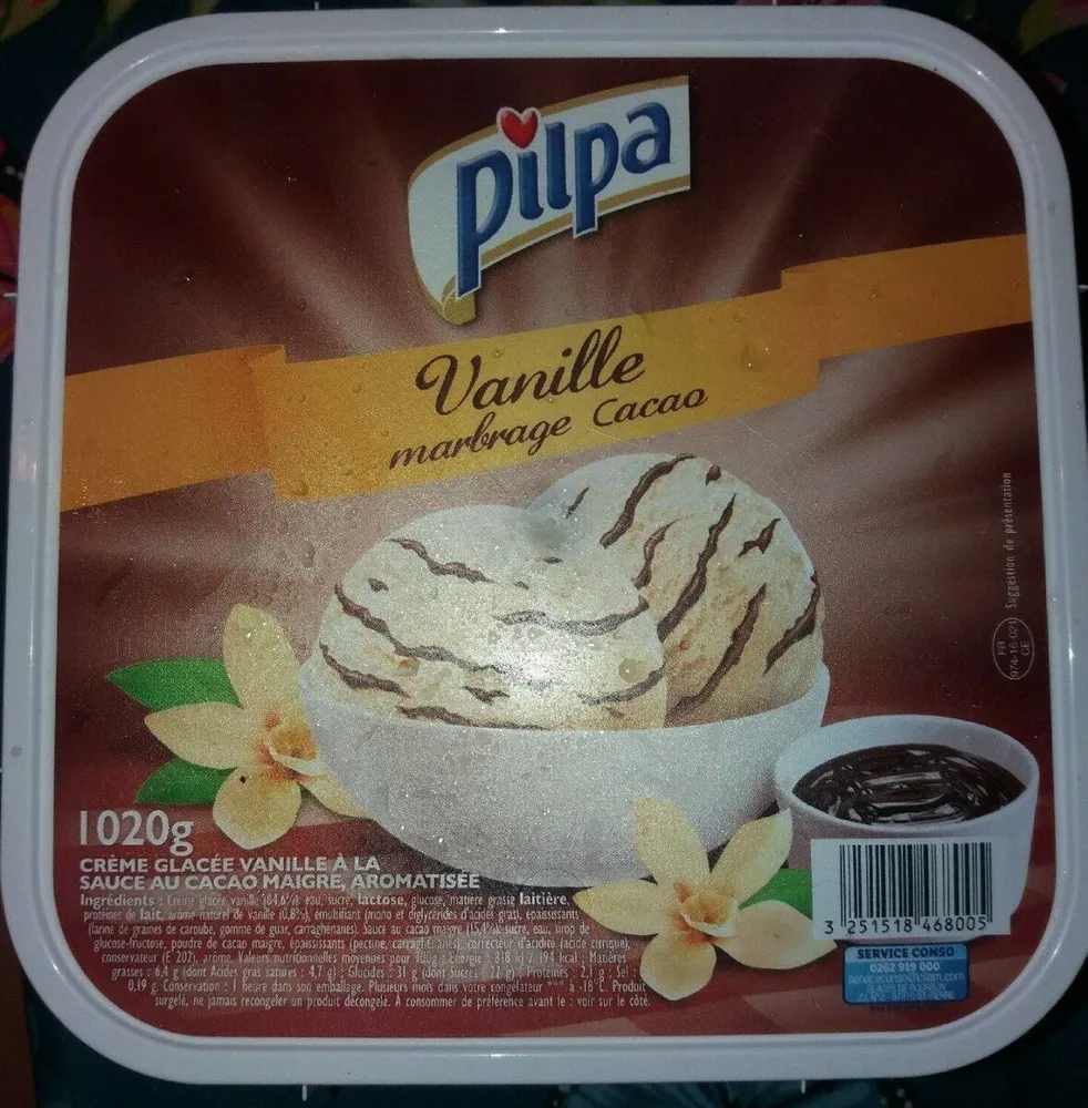 Crème glacé vanille à la sauce au cacao maigre aromatisée