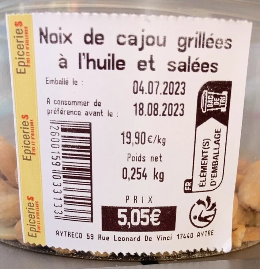 Noix de cajou grillees a l’huile etsalees