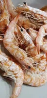 Crevettes entières crues surgelées