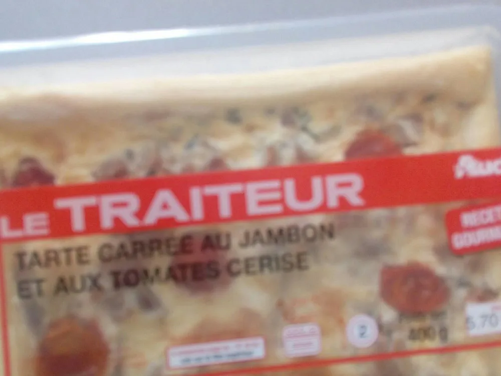 Tarte carrée au jambon et aux tomates cerise