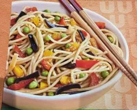 Nouilles sautées aux légumes