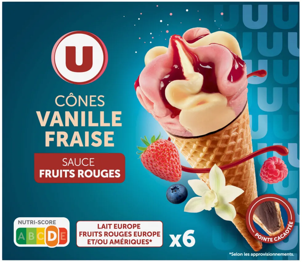 Cônes vanille fraise sauce fruits rouges