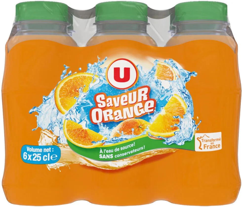 Boisson aux jus de fruits plate orange