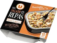 Salade quinoa saumon avec fourchette,