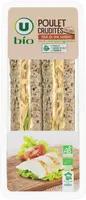 Sandwich a pain de mie complet garni de poulet rôti traité en salaisonet de crudités