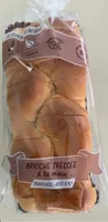 Brioche tressée tranchée