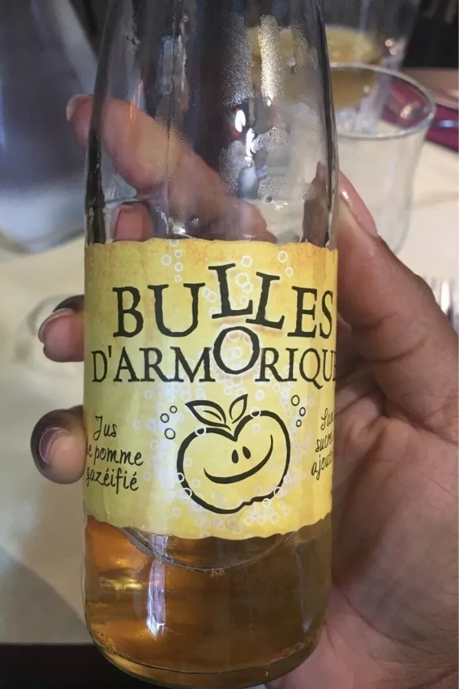 Jus de pomme gazéifié