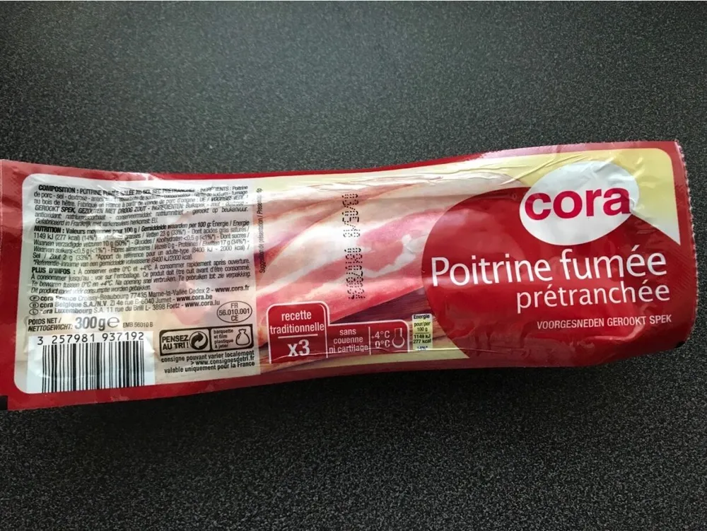 Poitrine fumée prétranchée
