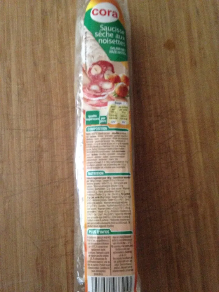 Saucisse sèche aux noisettes